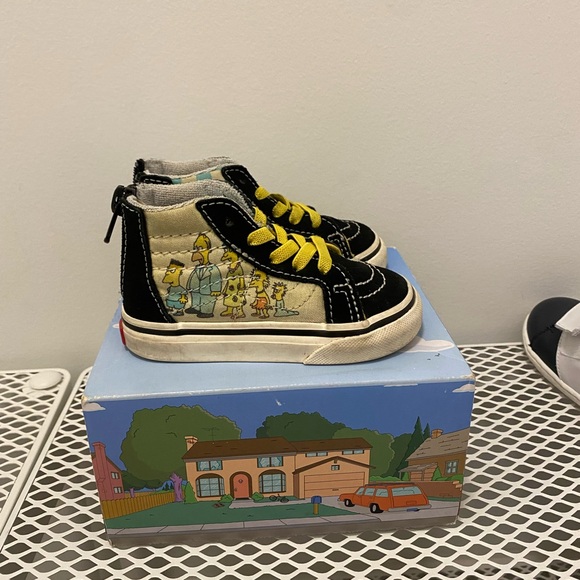 Vans X The Simpson - size 5 toddler - Picture 3 of 6